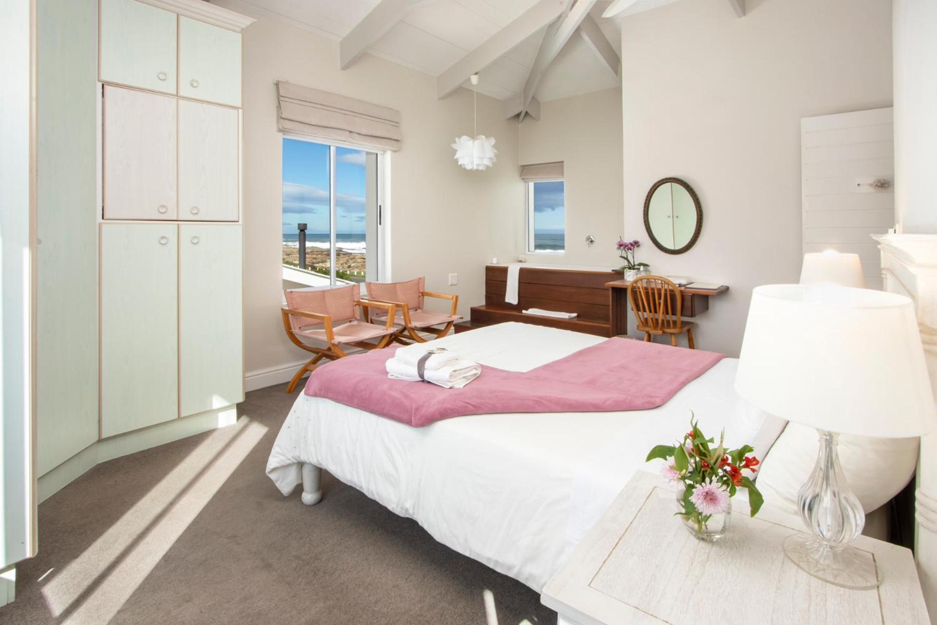 138 Marine Beachfront Guesthouse Херманус Экстерьер фото