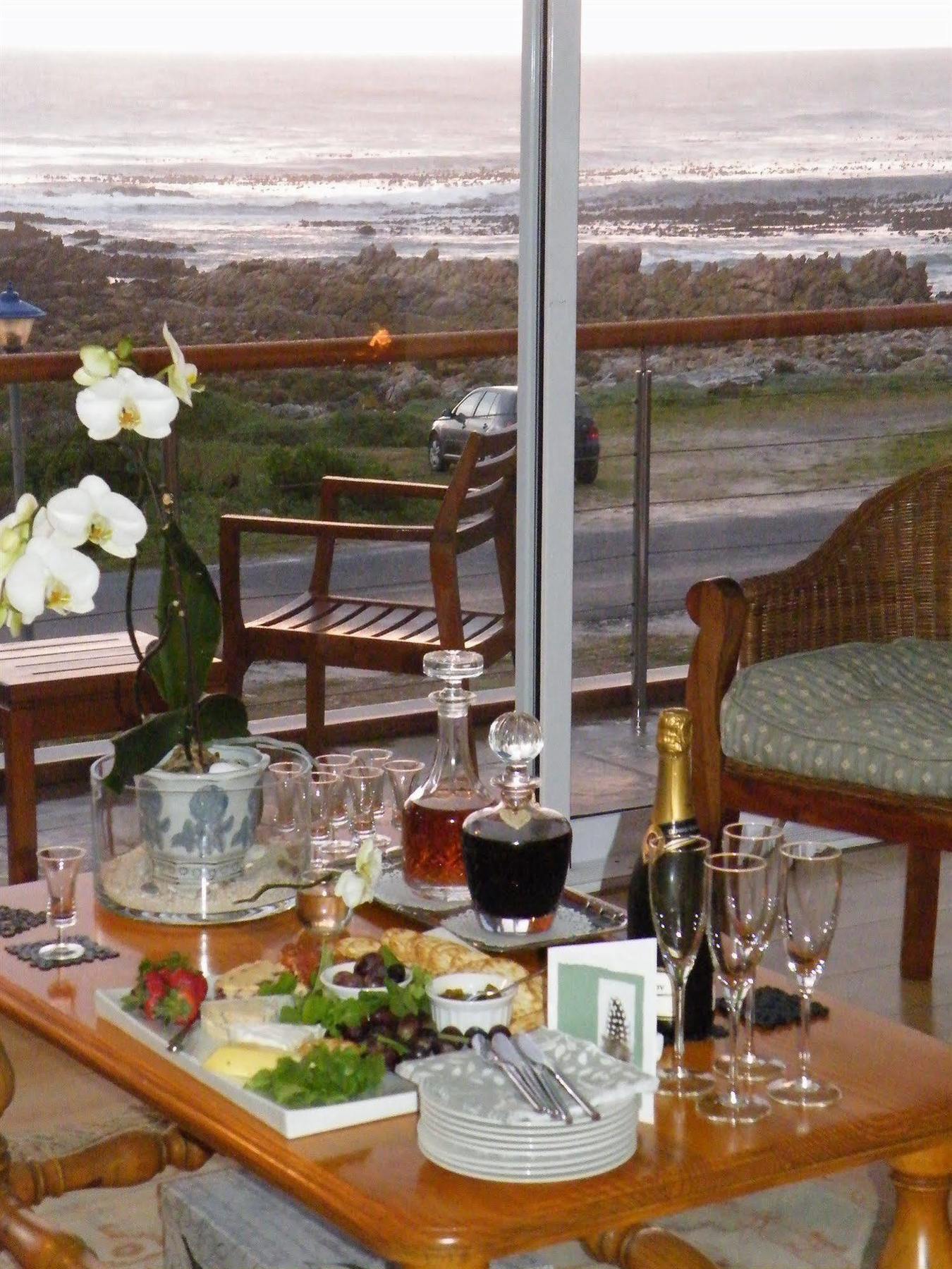 138 Marine Beachfront Guesthouse Херманус Экстерьер фото