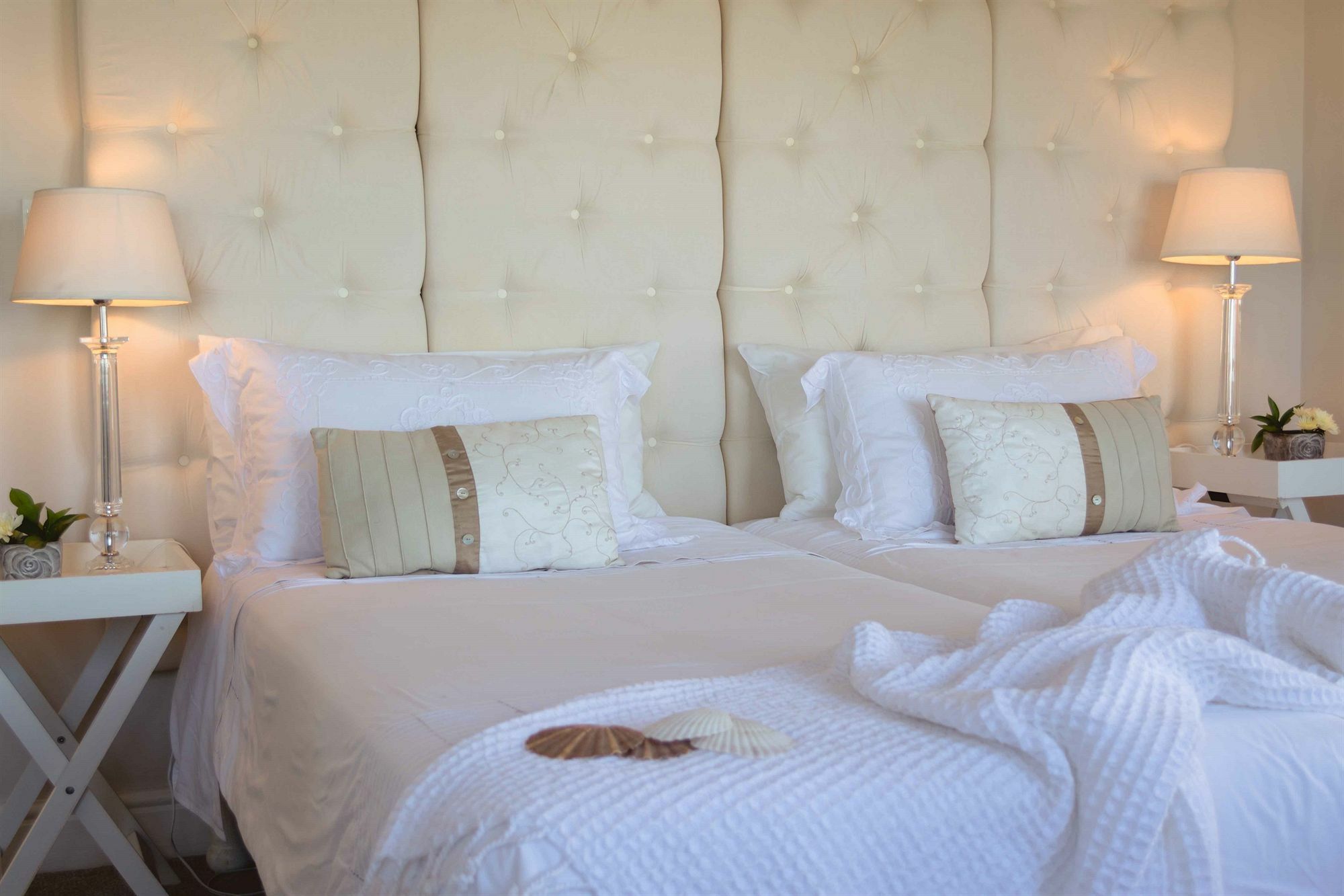 138 Marine Beachfront Guesthouse Херманус Экстерьер фото