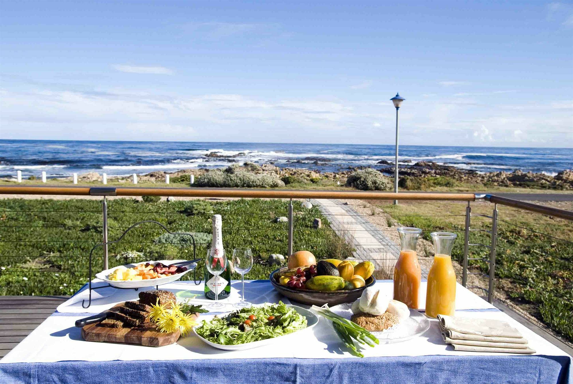 138 Marine Beachfront Guesthouse Херманус Экстерьер фото